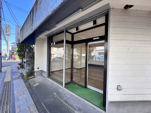 土方店舗（定期借家契約物件）の外観