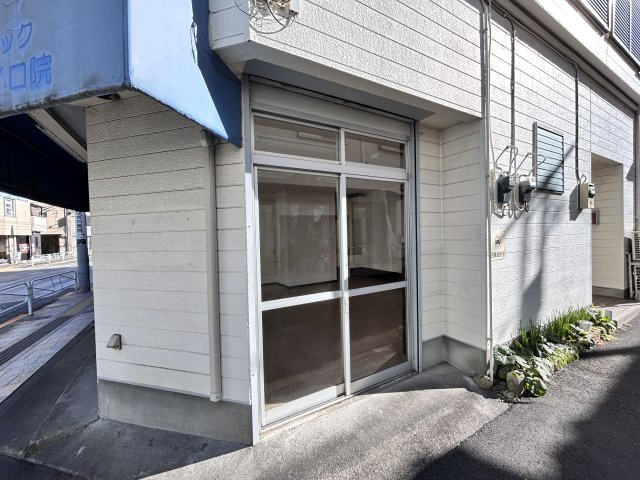 土方店舗（定期借家契約物件）の外観