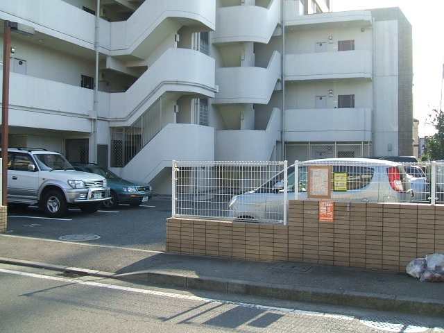 アクセルⅡ（アクセルツー）の駐車場|敷地内駐車場