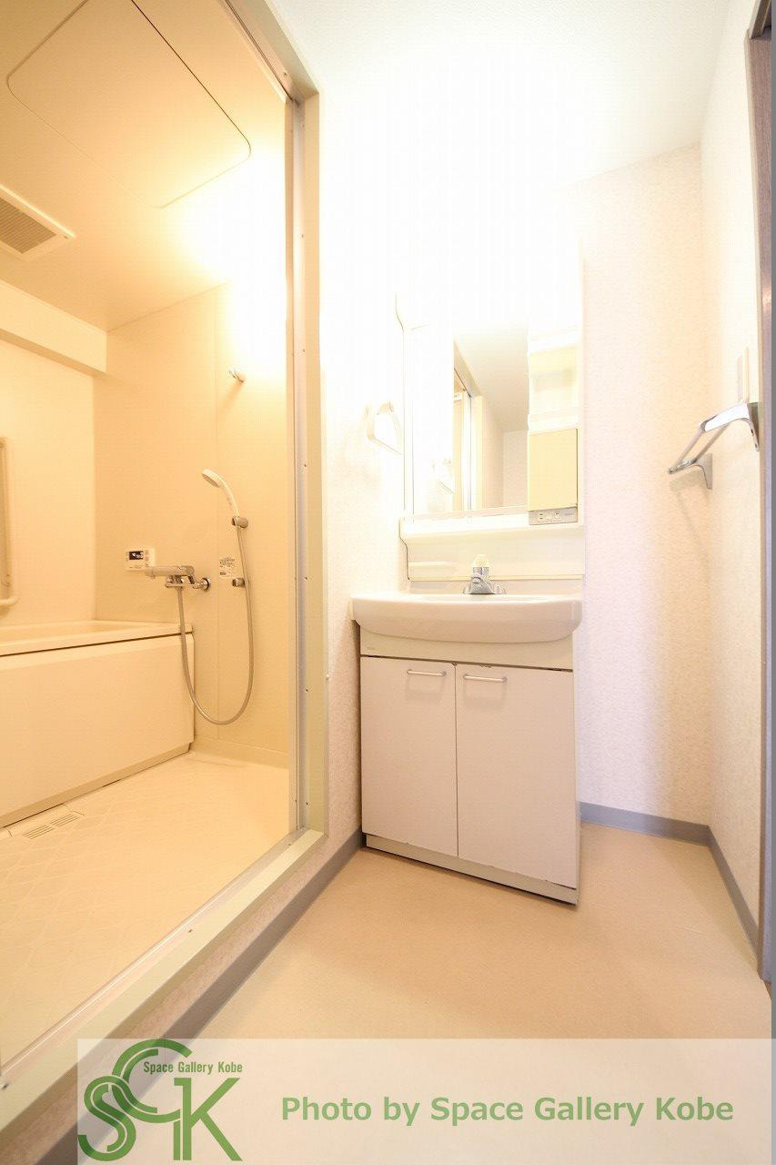 井吹東シティコートの洗面所|※お部屋により仕様が異なる場合があります。