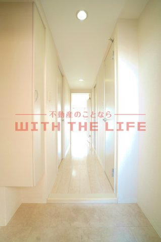 ソレイユ中央【キャッシュバック対象物件】の玄関|明るい玄関です