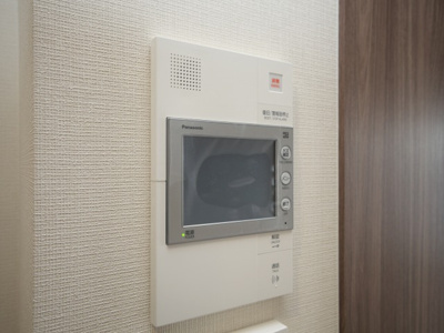 【セキュリティ】 | コンフォリア・リヴ新大阪西宮原ソルテラス | モニター付きインターホンです