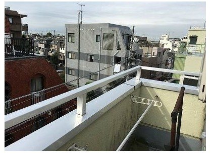 やまひろビルのバルコニー