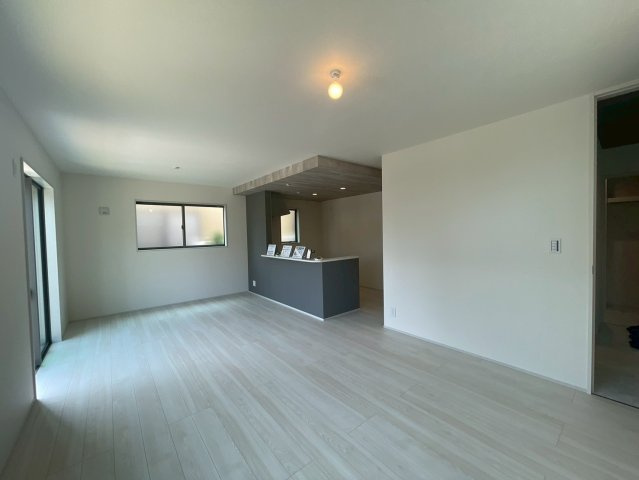 横浜市金沢区富岡西4丁目 新築戸建て【仲介手数料無料】カースペース2台