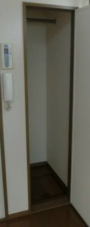 モナ氷川の収納