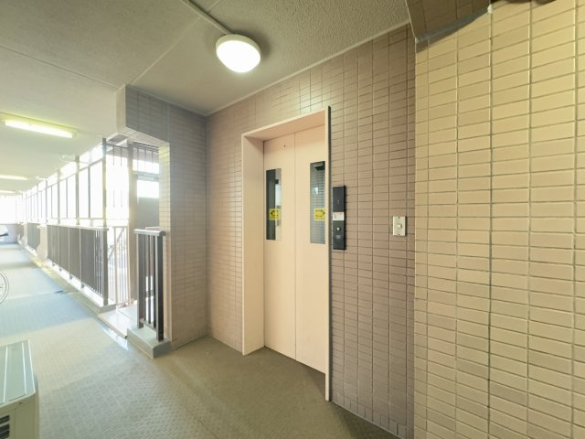 アルシュM のロビー