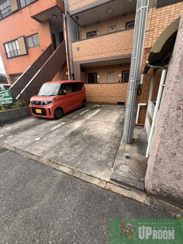 クレアールかがみの駐車場