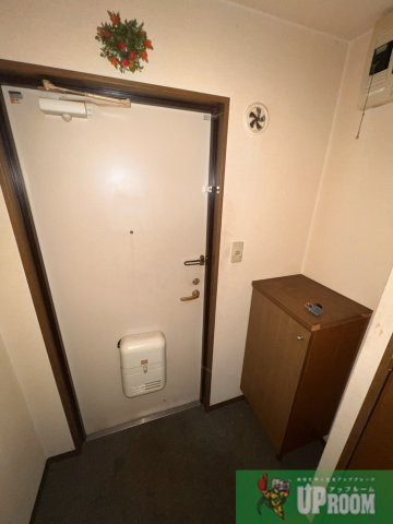 クレアールかがみの玄関