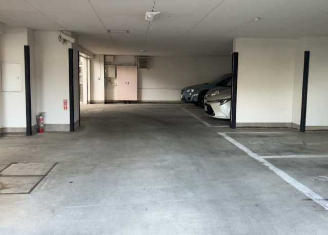 【駐輪場】 | グリーンパーク西八王子 | マンションの駐輪場は、事前に空きがあるか確認を取ると安心です。せっかく入居したのに駐輪スペースがない！なんてことになったら大変ですよね。そこで、内見時や購入前にはまず事前に確認しておくと良いでしょう。