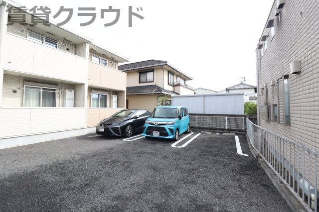 ルミエールの駐車場|カースペースがあります