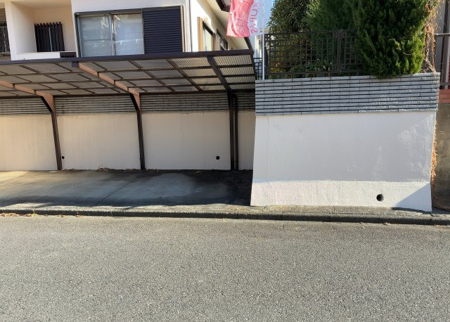 【外観】 | 現地に行くなら、物件の周囲の地形がどうなっているかを見ることも大切です。周辺より低くなっている土地では、大雨などで水が集まりやすいため、地盤が弱くなっているということも考えられるため、注意が必要です。