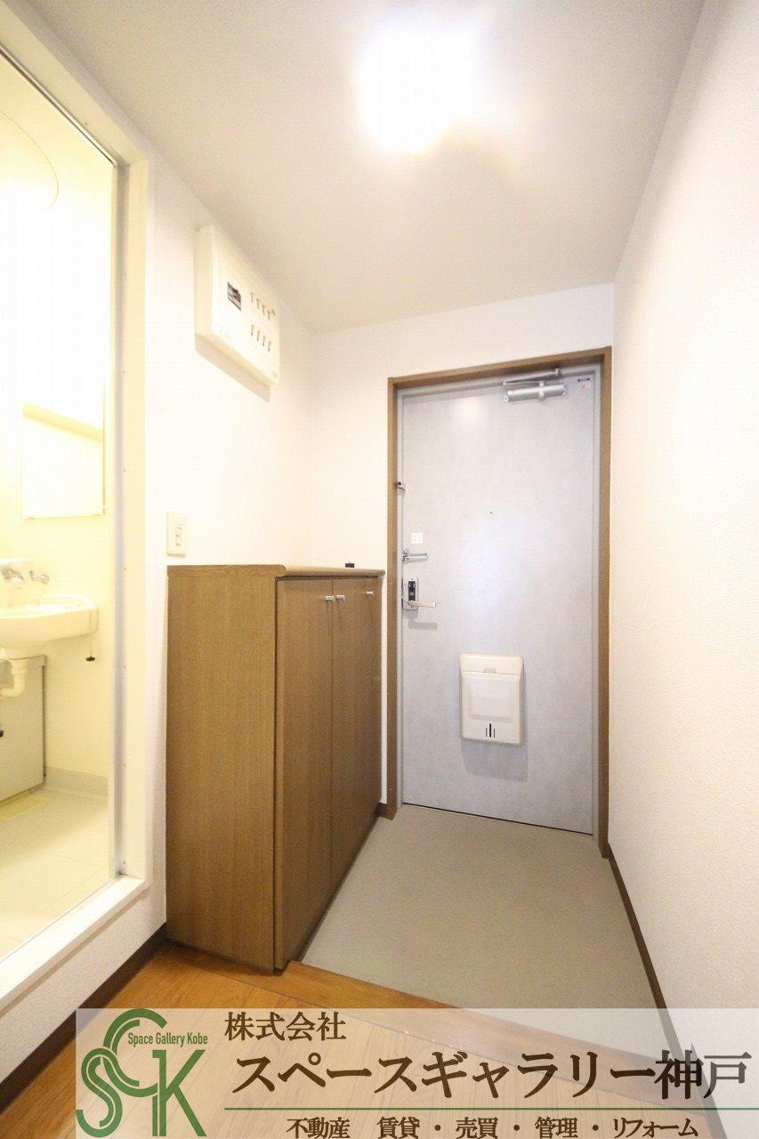 学園カレッジハイツの玄関|※お部屋により仕様が異なる場合があります。