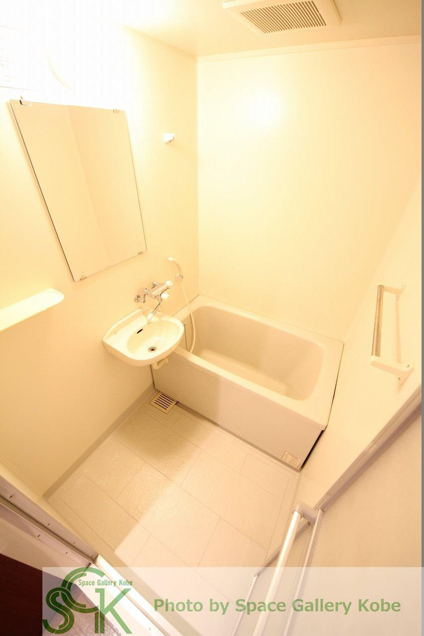 学園カレッジハイツの浴室|※お部屋により仕様が異なる場合があります。