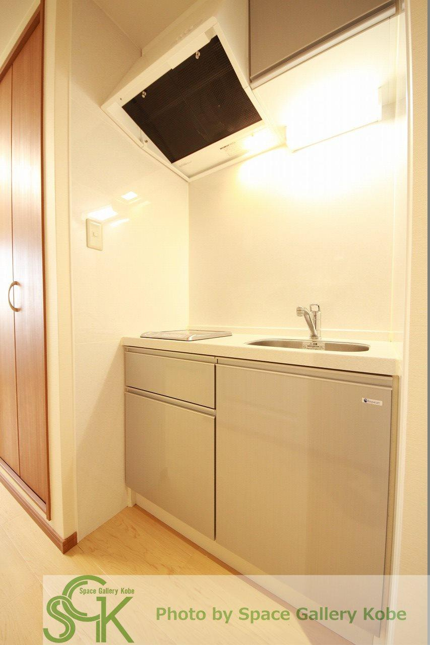 学園西カレッジハイツのキッチン|※お部屋により仕様・カラーが異なる可能性があります。