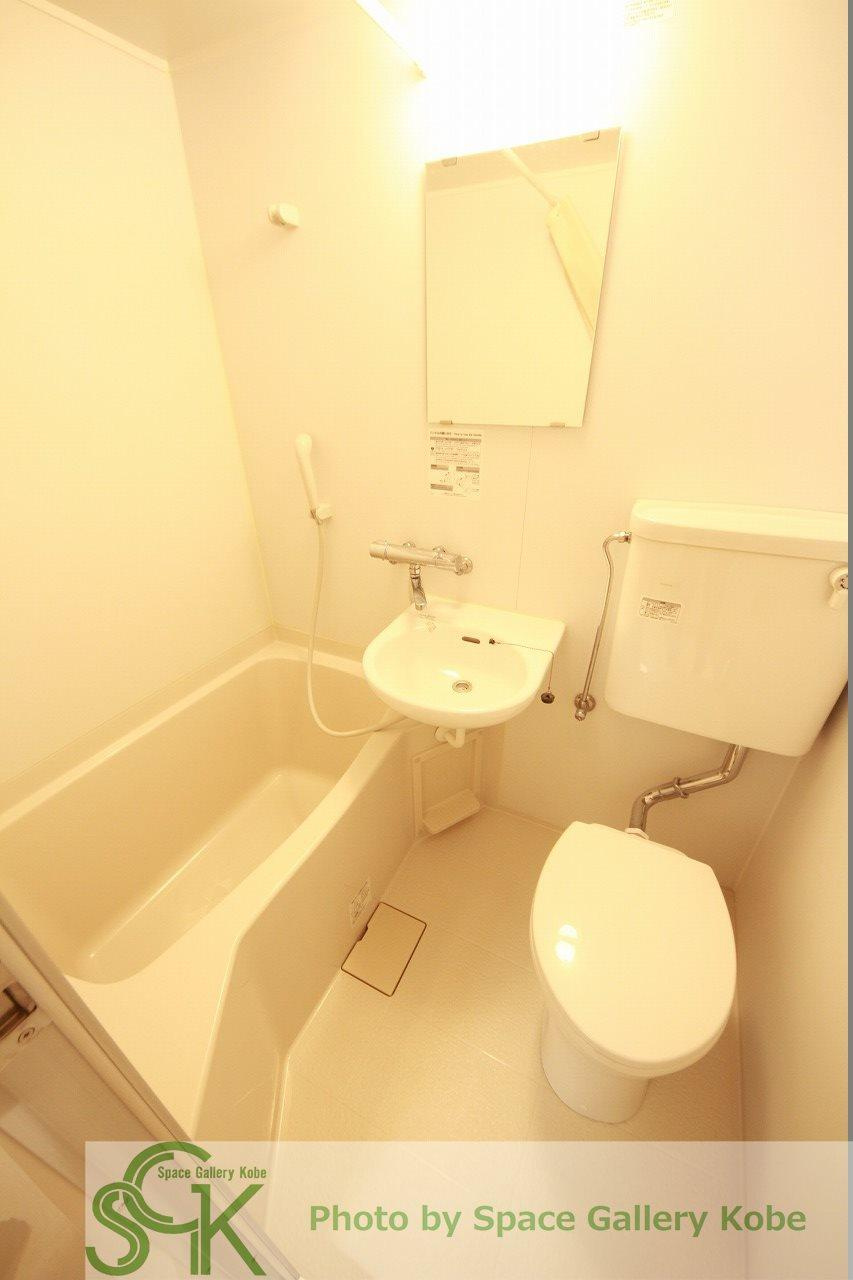 学園西カレッジハイツの浴室|※お部屋により仕様が異なる可能性があります。