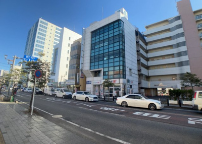 【外観】 | シーアイビル | 土地の面積＝住宅面積ではありません。建ぺい率の問題などで、土地のある場所によって住宅を建てられる面積は限られています。高さもしかり、「土地」という言葉の中には、建築条件も含まれると考えておきましょう。