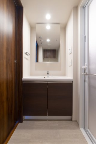 PROUD FLAT西日暮里の洗面所