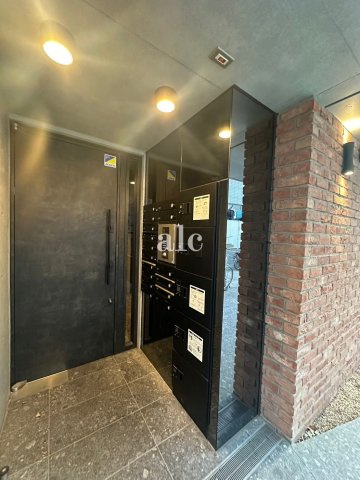 渋谷区笹塚２丁目の賃貸マンションのエントランス