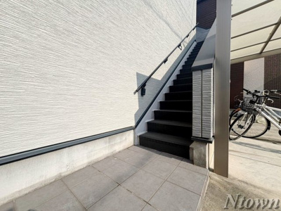 【エントランス】 | LIANGE栄生 | 建物の内部です