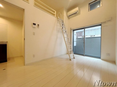 【居間・リビング】 | LIANGE栄生 | ゆったりとした居間です