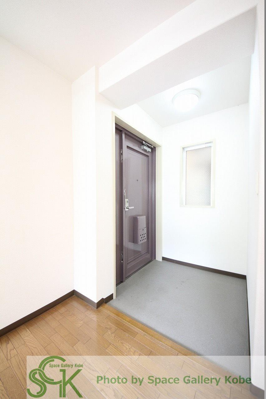 中山手シティコートの玄関|※お部屋により仕様が異なる場合があります。