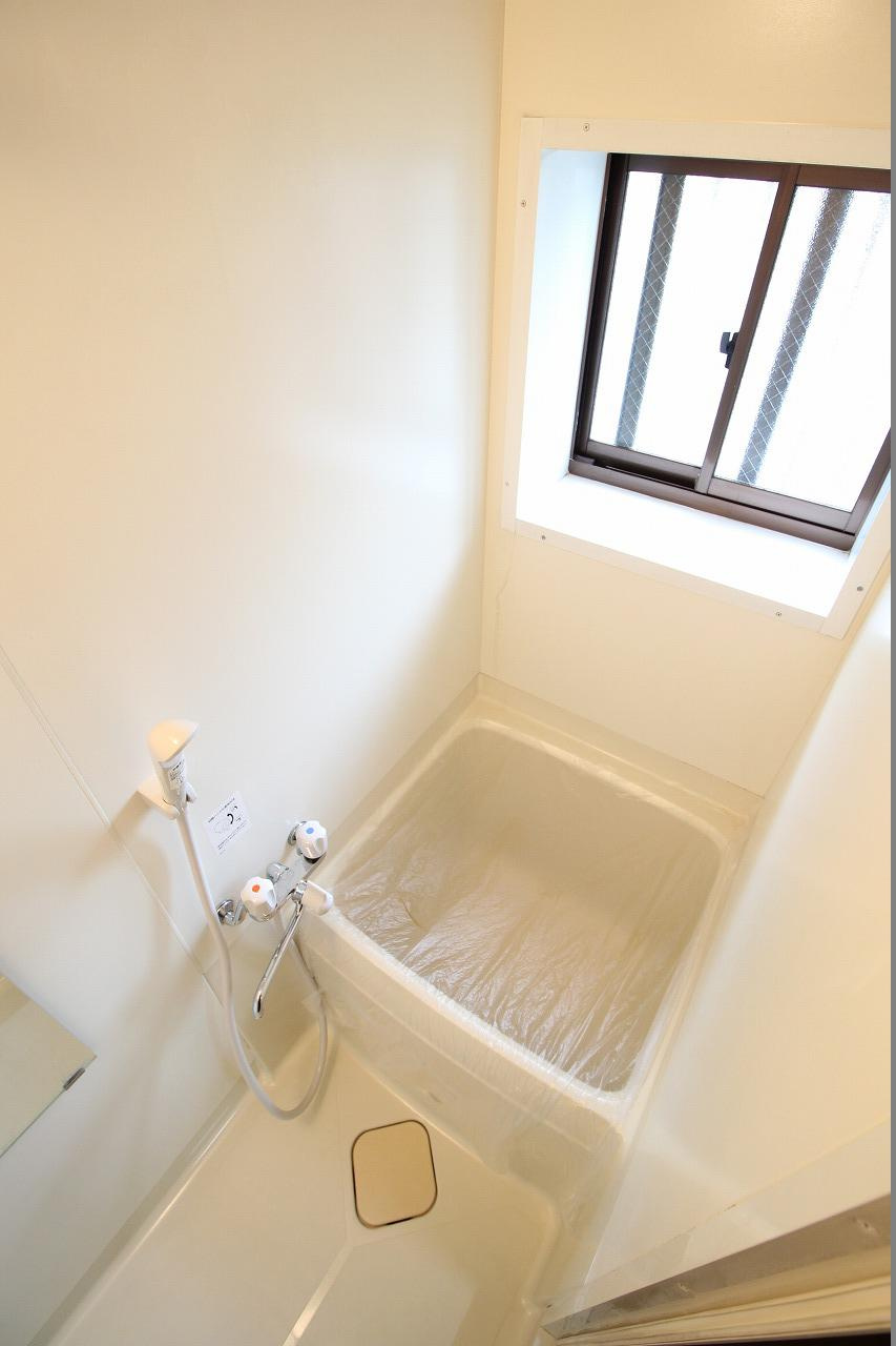 金丸マンションの浴室|※お部屋により仕様が異なる場合があります。