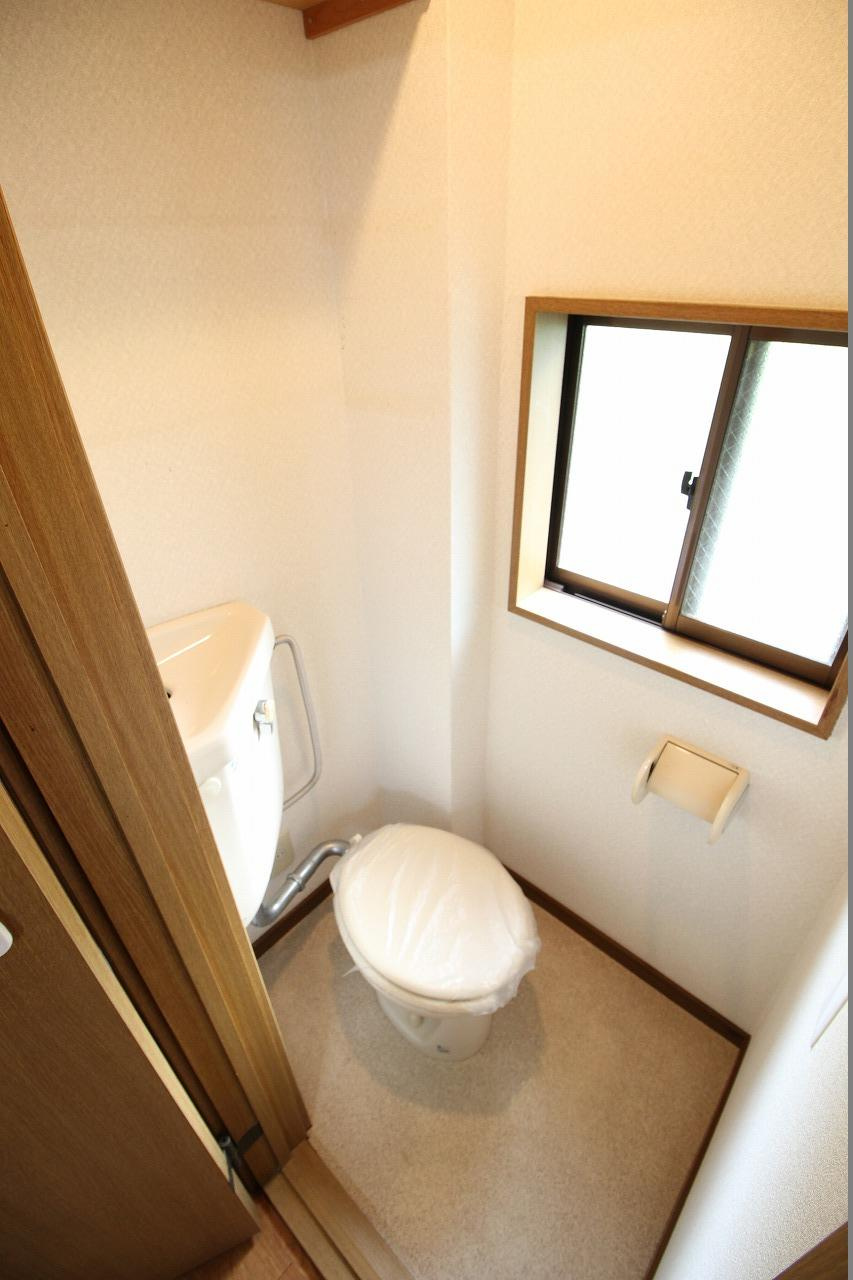 金丸マンションのトイレ|※お部屋により仕様が異なる場合があります。