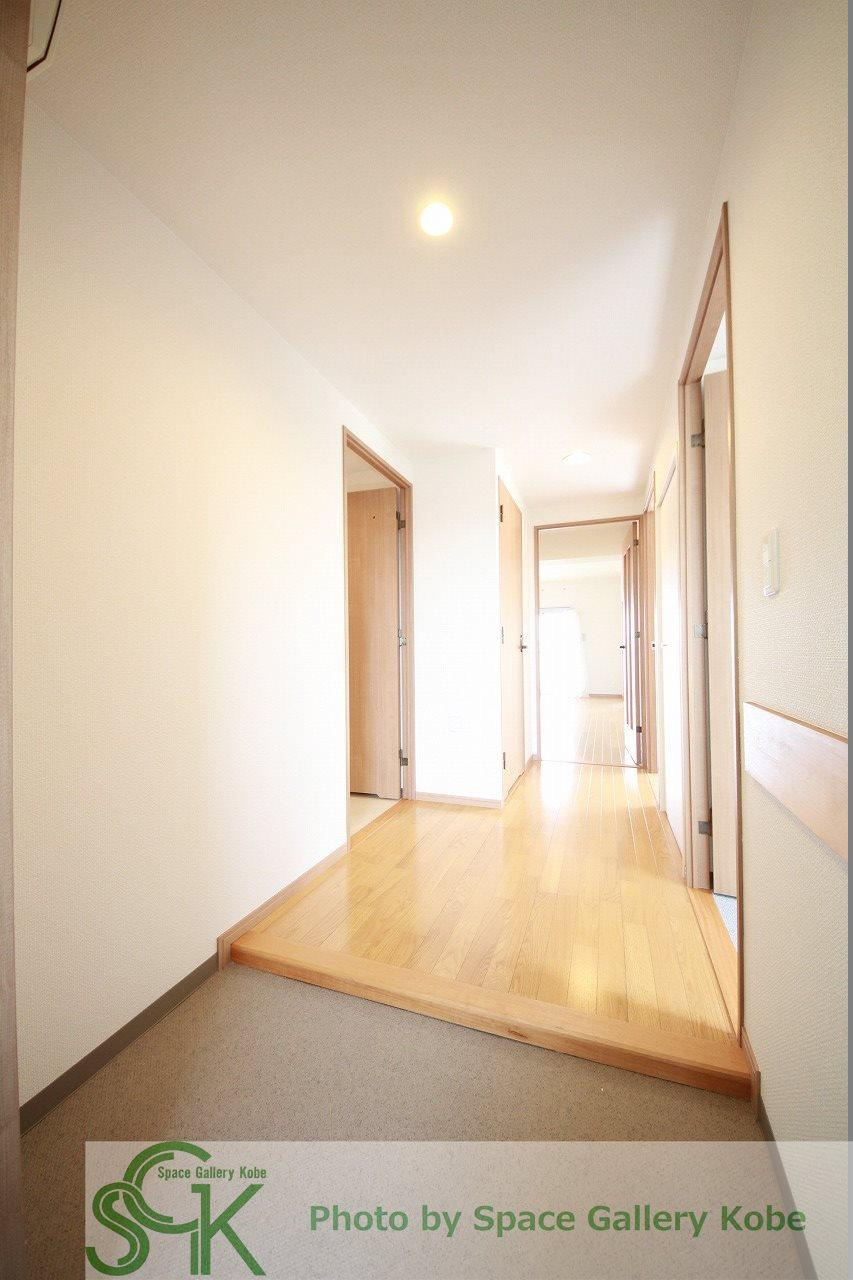 王塚西シティコートの玄関|※お部屋により仕様が異なる場合があります。
