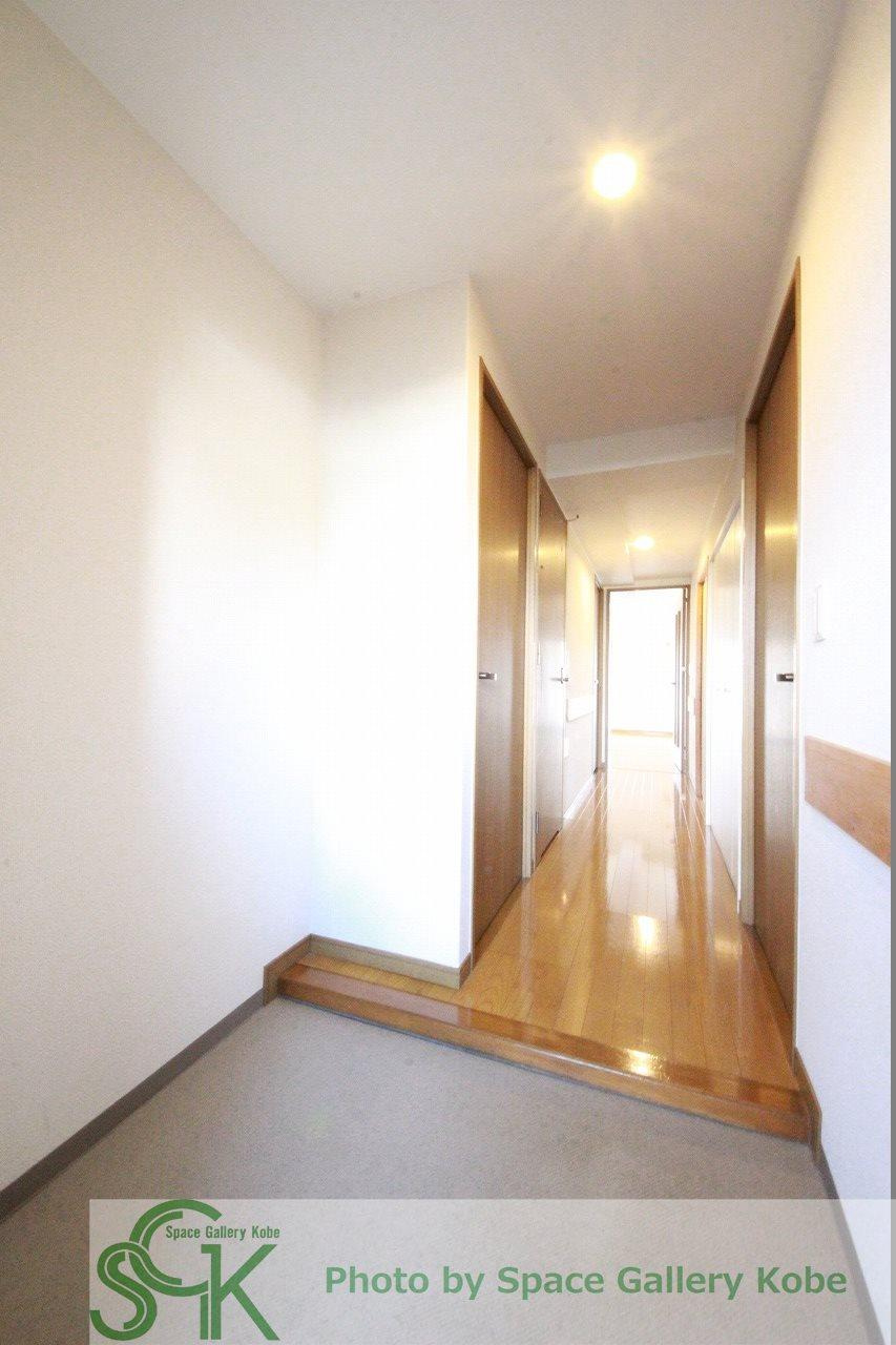 王塚東シティコートの玄関|※お部屋により仕様が異なる場合があります。