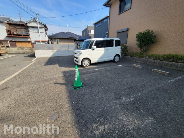 ミナミガーデンハイツ２の駐車場