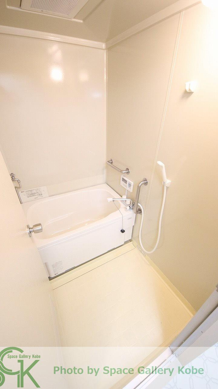 入江の浴室|※お部屋により仕様が異なる場合があります。