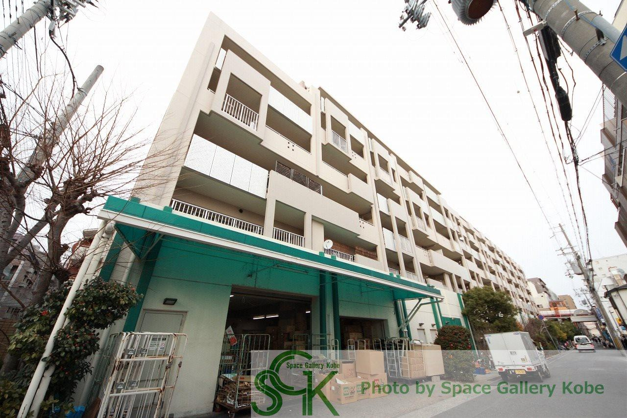 リヴロ新甲南の外観