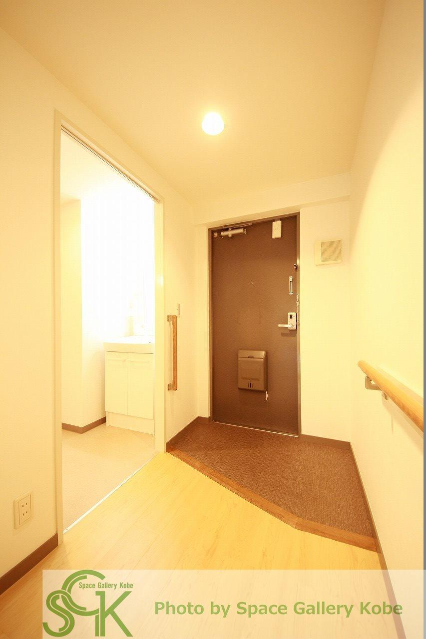西鈴蘭台シティコートの玄関|※お部屋により仕様が異なる可能性があります。