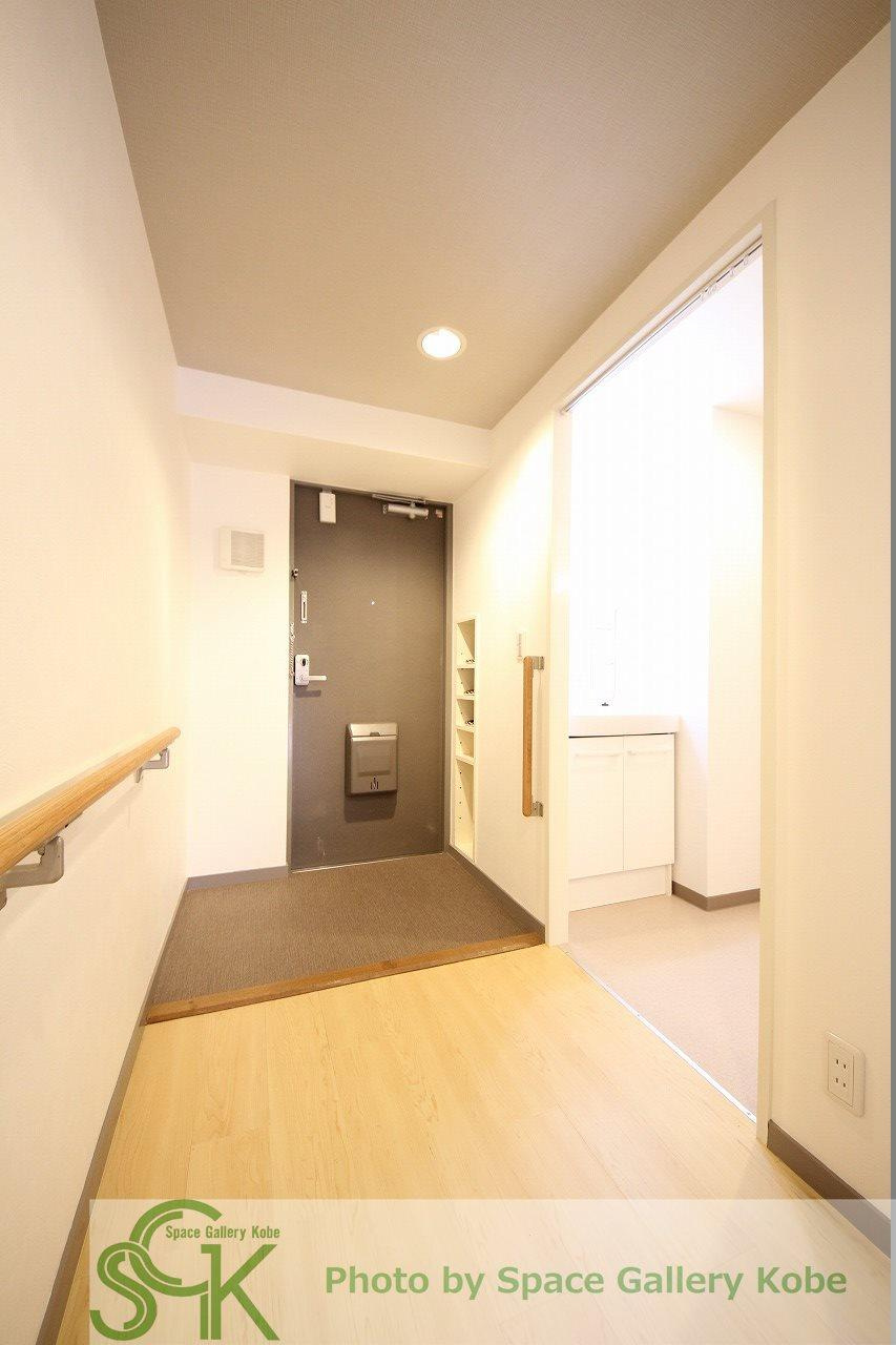 西鈴蘭台シティコートの玄関|※お部屋により仕様が異なる可能性があります。