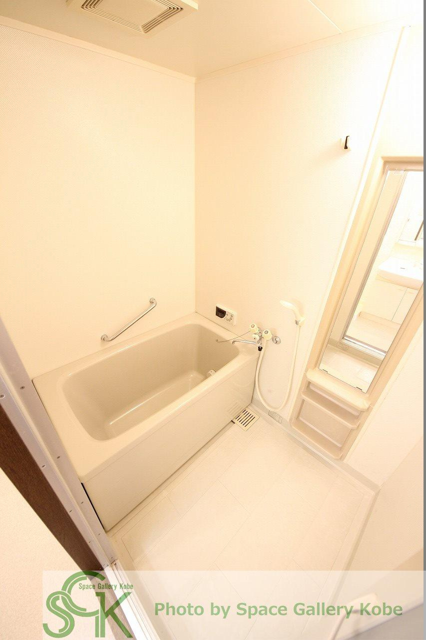 ファミール岡本の浴室|※お部屋により仕様が異なる場合がございます※