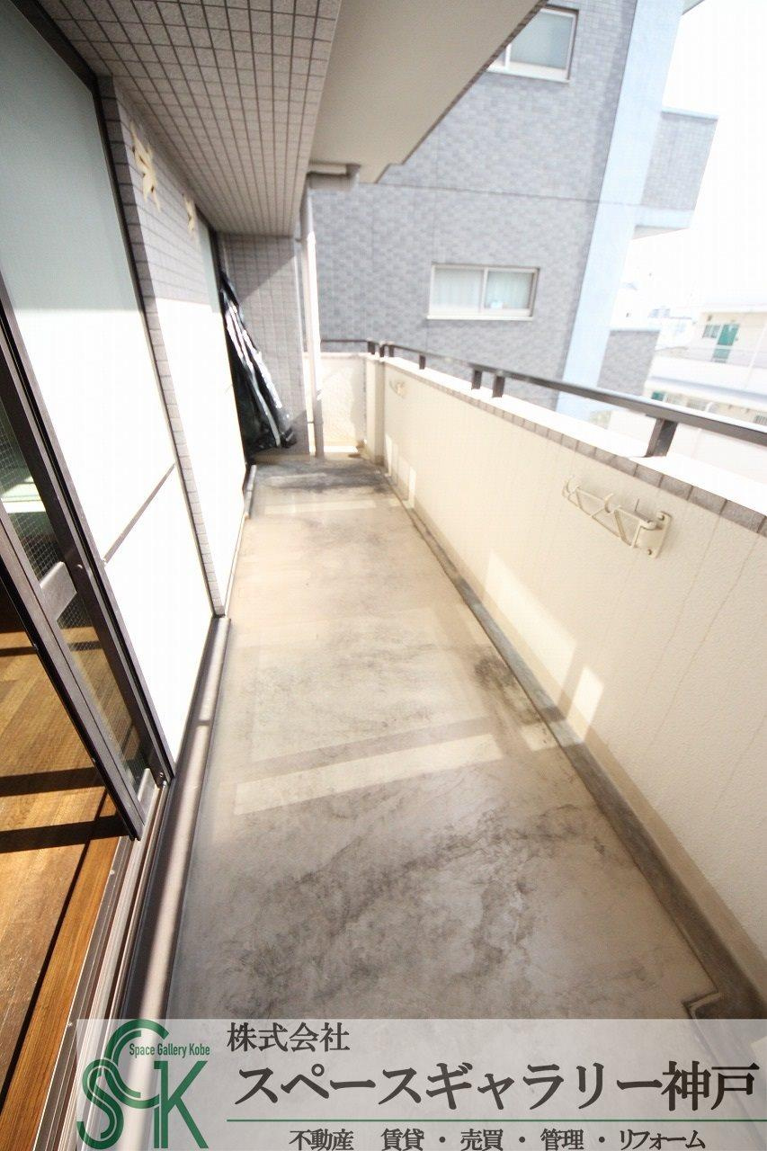 ロジュマン六甲のバルコニー|※お部屋により仕様が異なる場合があります。