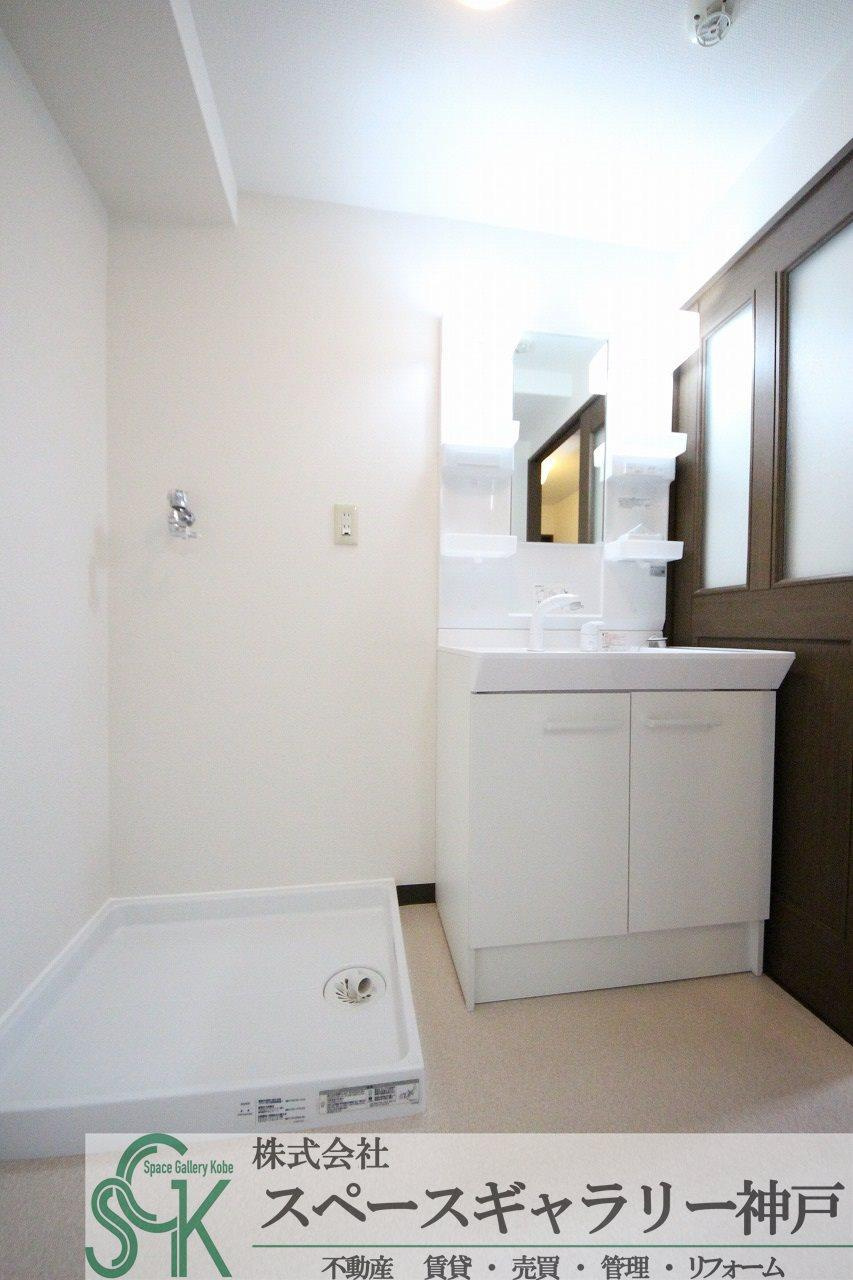 ロジュマン六甲の洗面所|※お部屋により仕様が異なる場合があります。