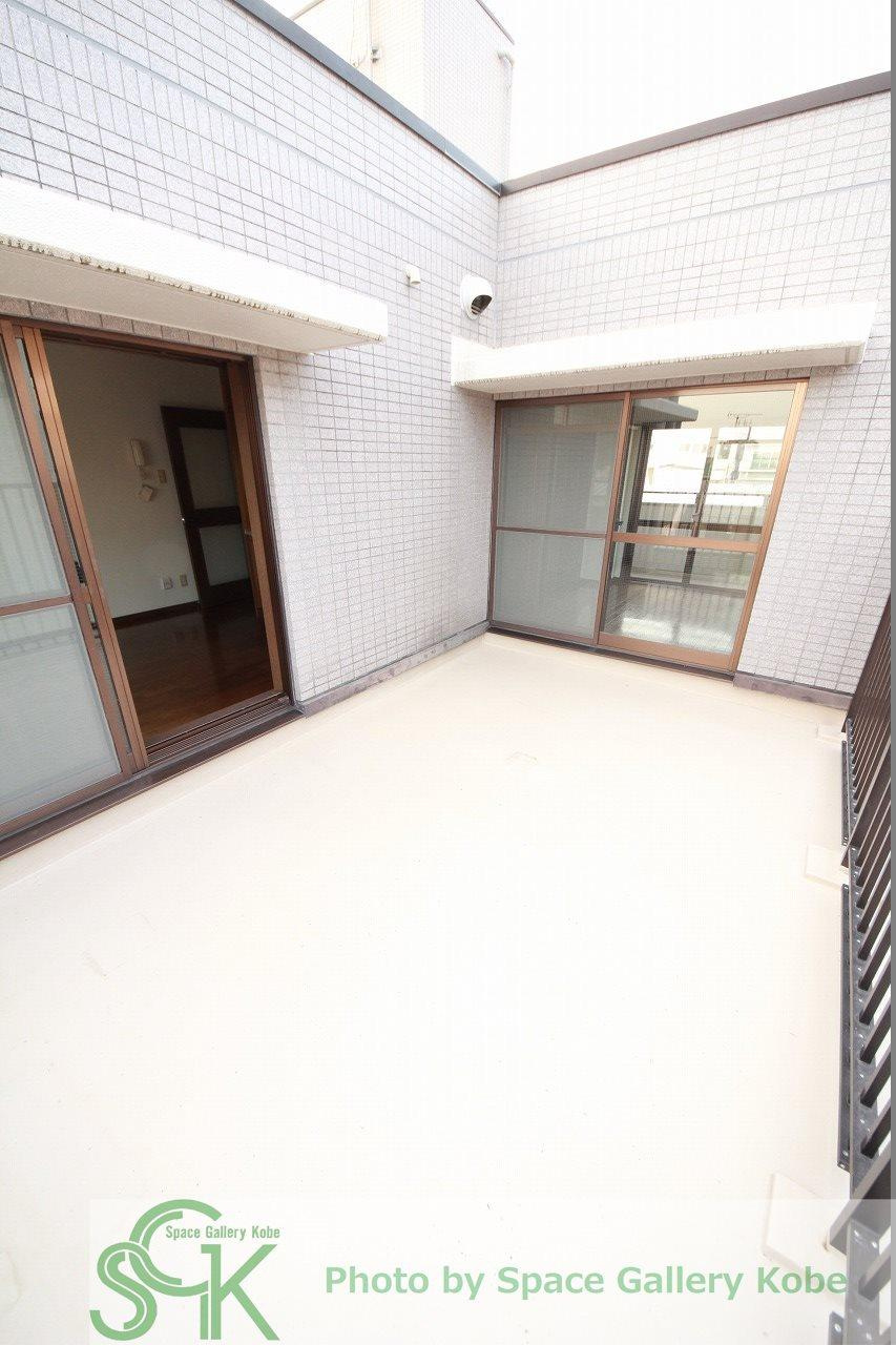 ロジュマン六甲のバルコニー|※お部屋により仕様が異なる場合があります。