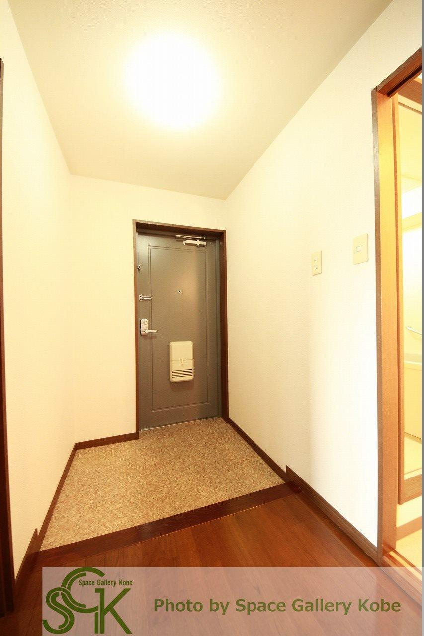 ロジュマン六甲の玄関|※お部屋により仕様が異なる場合があります。