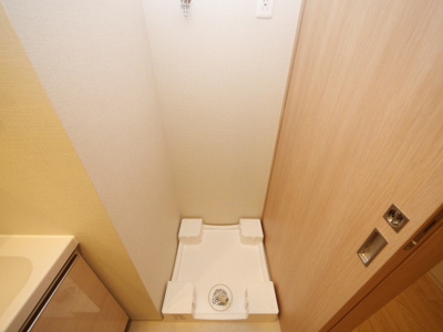 【設備】 | リビオメゾン新大阪 | 洗濯機置き場です