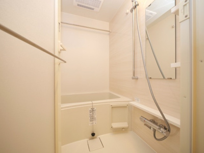 【浴室】 | リビオメゾン新大阪 | 日々の暮らしに欠かせないお風呂です