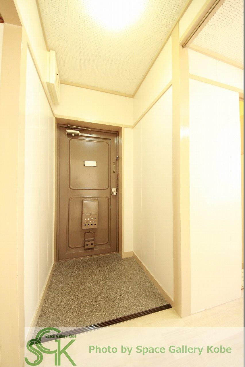 鶴甲(ツルカブト)の玄関|※お部屋により仕様が異なる可能性があります。