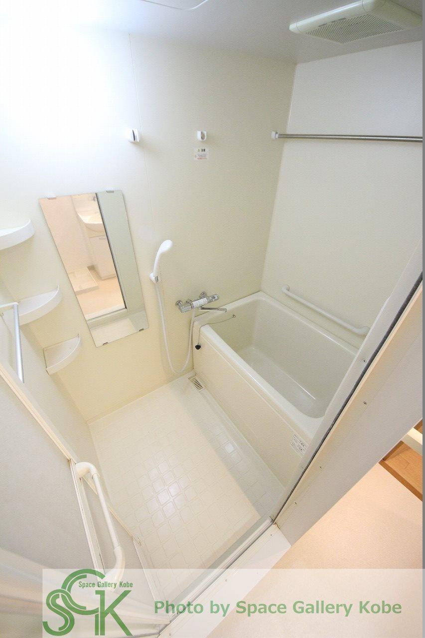 神戸アスタカレッジハイツの浴室|※お部屋により仕様が異なる可能性があります。