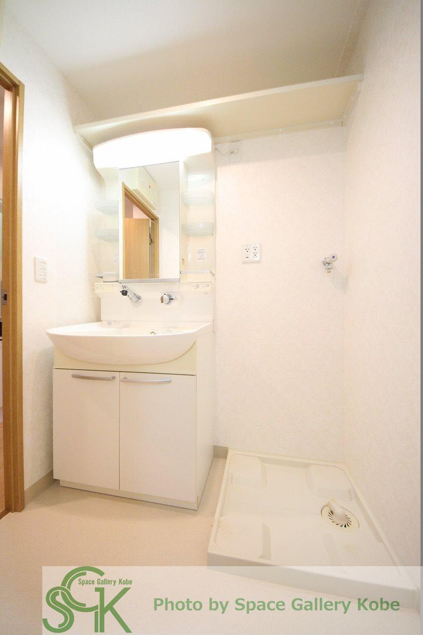 神戸アスタカレッジハイツの洗面所|※お部屋により仕様が異なる場合があります。