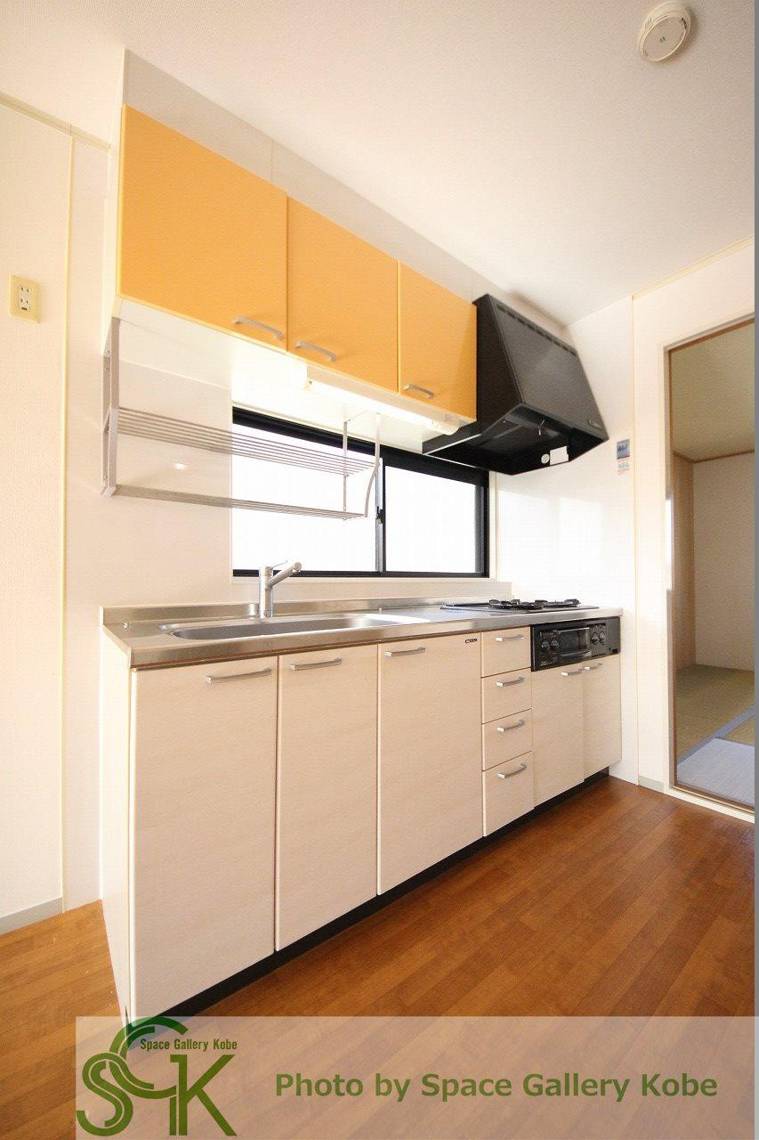 CASA IZUMI B棟のキッチン|※同物件の別のお部屋の写真です※