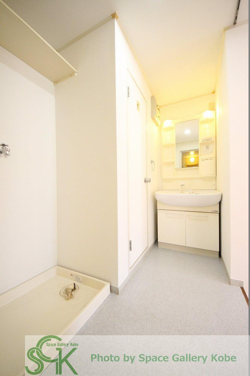 CASA IZUMI B棟の洗面所|※同物件の別のお部屋の写真です※