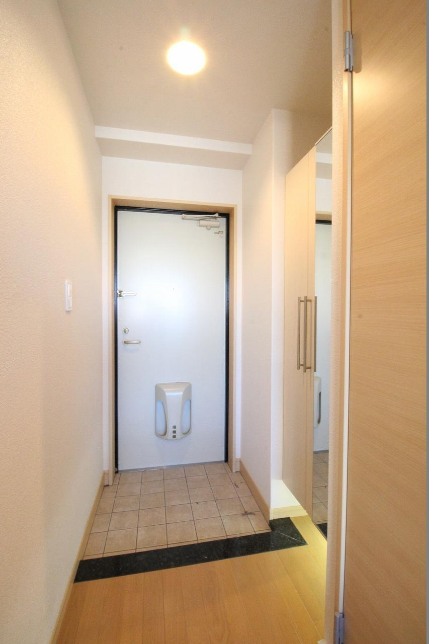 Jコート明石駅前の玄関|※お部屋により仕様が異なる場合があります。