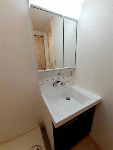 アーバンメゾンの洗面所|※お部屋により仕様が異なる場合があります。
