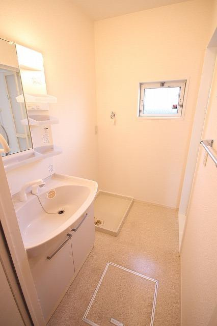 アサンテの洗面所|※お部屋により仕様が異なる場合があります。