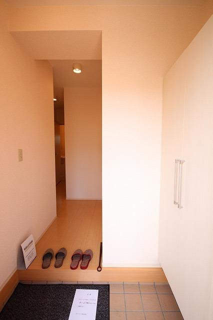 アサンテの玄関|※お部屋により仕様が異なる場合があります。